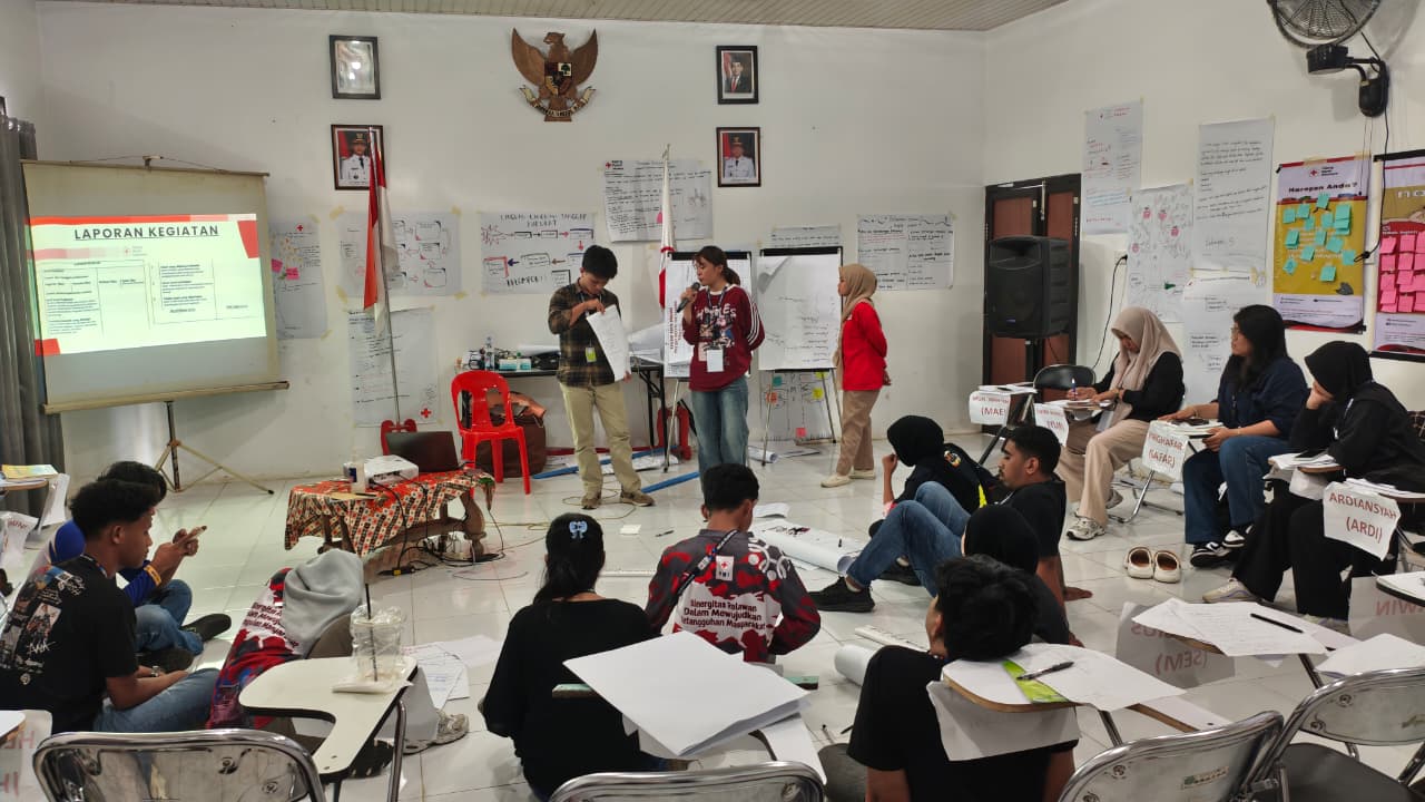 Perkuat Kapasitas Relawan, Pratiwi Az-Zahra W. Fasilitasi Materi Perencanaan hingga Pelaporan pada Pendidikan Dasar PMI 70 JP KSR Nunukan