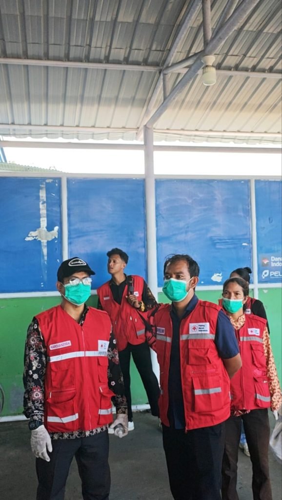 PMI KABUPATEN NUNUKAN HADIR MENYAMBUT KEPULANGAN PARA PAHLAWAN DEVISA