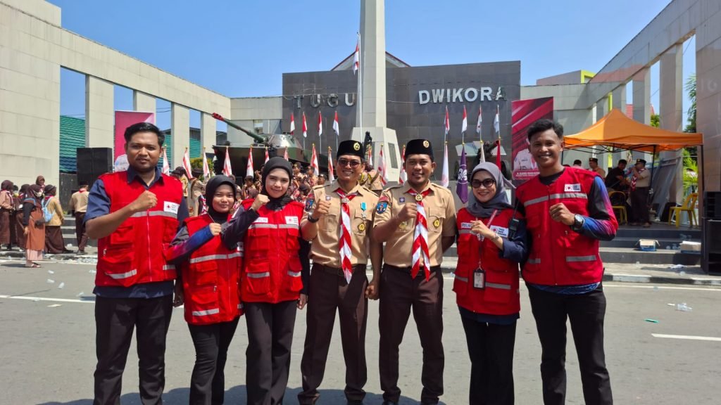 PMI NUNUKAN SIAGAKAN AMBULANS DAN TIM MEDIS  DUKUNG UPACARA HARI  PRAMUKA  KE-65 DI ALUN-ALUN  NUNUKAN