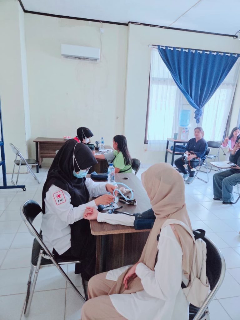 PMI NUNUKAN PERIKSA KESEHATAN 150 CALON MAHASISWA POLITEKNIK NEGERI NUNUKAN