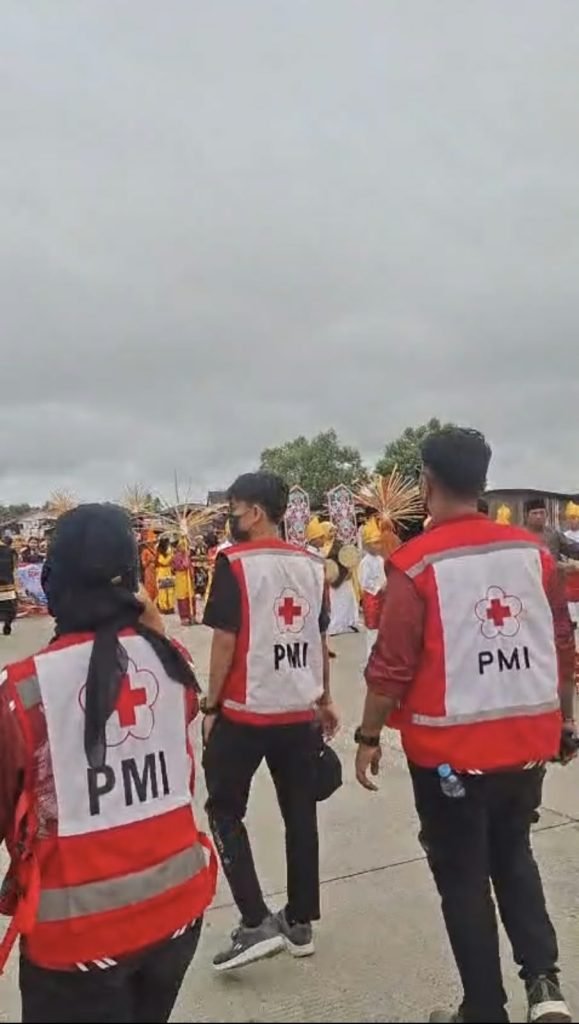 PMI NUNUKAN SIAGA MEDIS DI PAWAI BUDAYA HUT KE-27