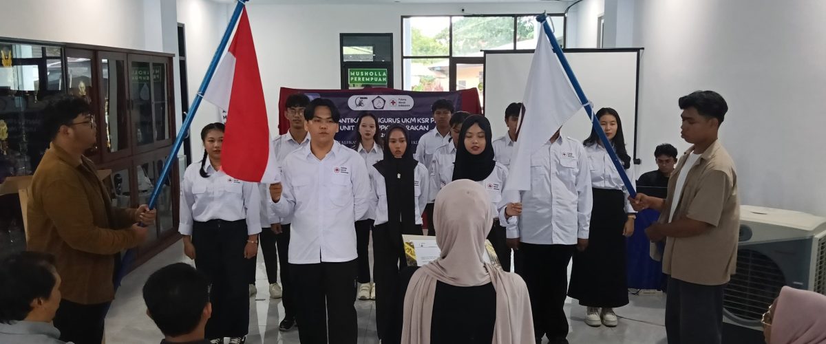Pembacaan Ikrar Pengurus KSR PMI Unit STMIK PPKIA