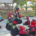 Semangat Kebersamaan Warnai Latihan Gabungan PMR di Pantai Indah Sungai Bajau