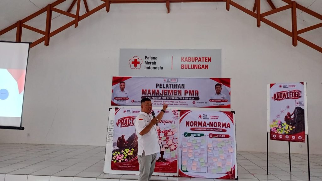 KEPALA MARKAS PMI KALTARA BEKALI PEMBINA PMR BULUNGAN DENGAN KEBIJAKAN PEMBINAAN PMR