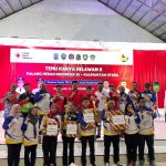 Penyerahan Piala TKR II PMI Prov Kaltara